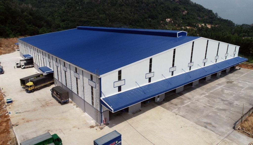 Su dung mai ton la phuong an hang dau cho cac ban ve thiet ke nha xuong tien che 1024x585 - Thi Công Xưởng Kho Chứa Tiền Chế Ở Quy Nhơn