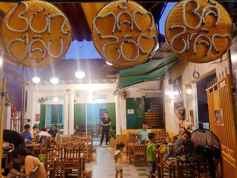 Mẫu Quán Bún Đậu Mắm Tôm Ở Bạc Liêu 300m2 tiết kiệm diện tích