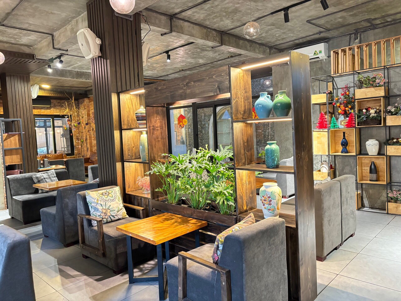 Đơn vị thi công quán cafe giá rẻ tại Quy Nhơn