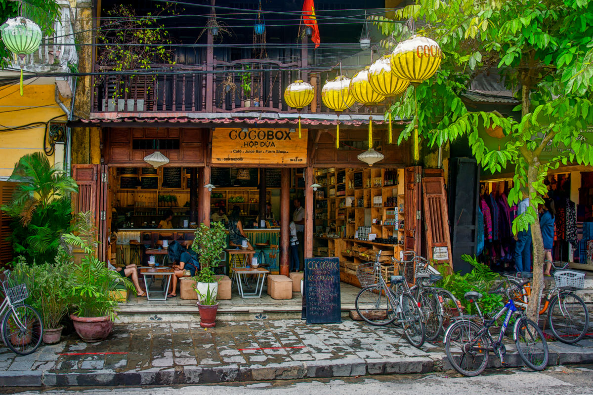 Thi Công Quán Cafe Tiền Chế Hội An – Giải Pháp Không Gian Độc Đáo Giữa Lòng Phố Cổ 3 Thi Công Quán Cafe Tiền Chế Hội An Mang Đến Ưu Điểm Nổi Bật Gì?