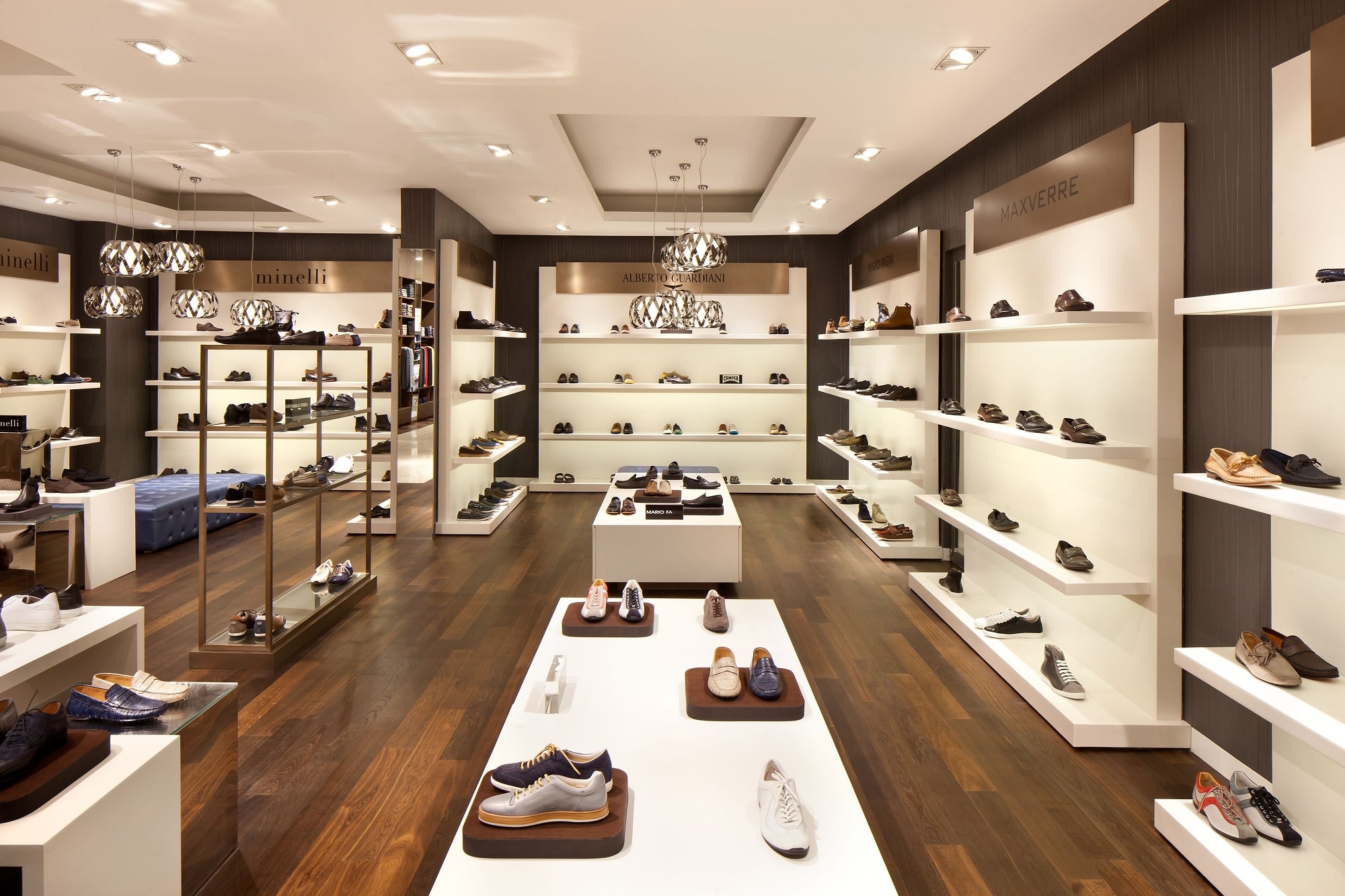 Thi công shop giá rẻ Đà Nẵng