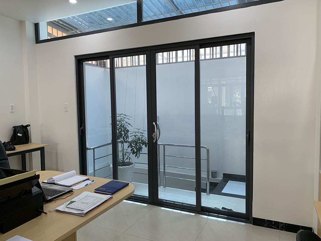 Cửa trượt 4 cánh nhôm Xingfa Hà Nội