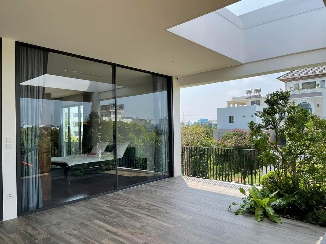 nhôm kính cao cấp biệt thự Hội An