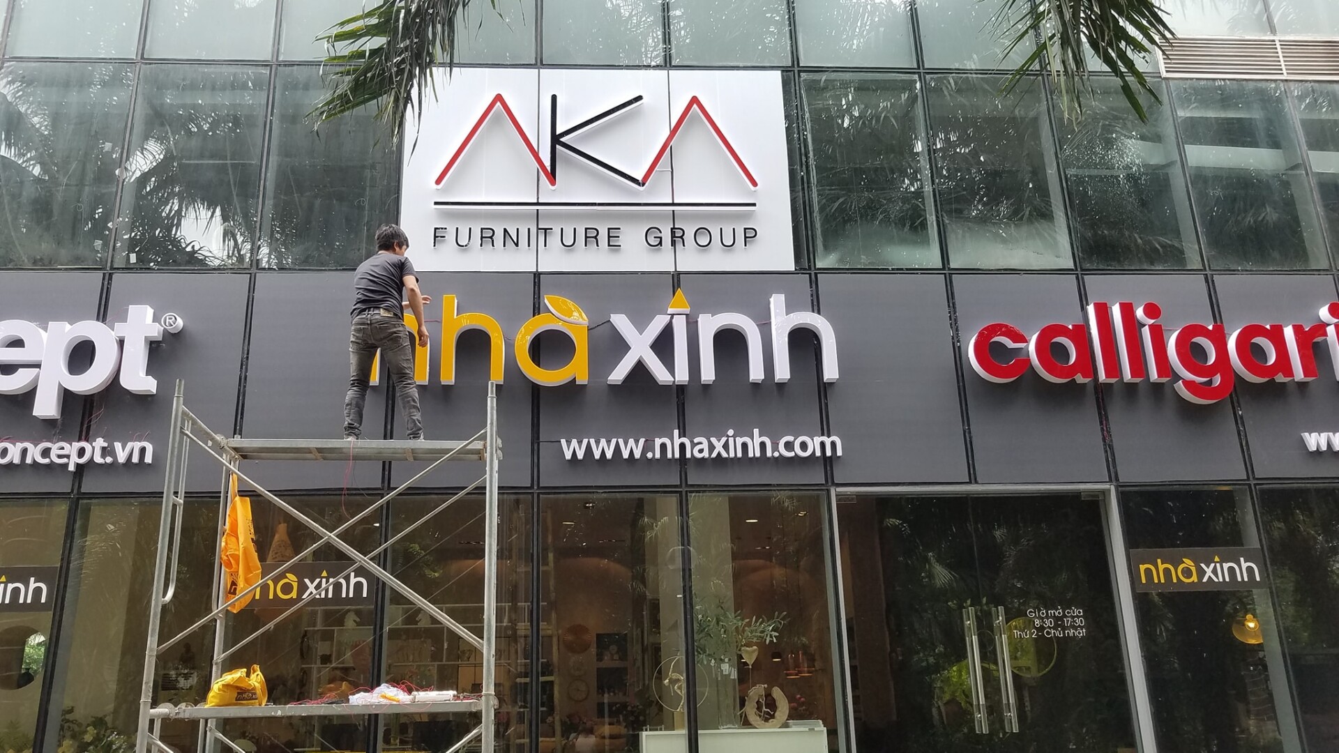 In alu bảng hiệu công ty giá xưởng Huế năm 2026 – Tạo ấn tượng chuyên nghiệp cho mặt tiền doanh nghiệp 3 In alu bảng hiệu công ty giá xưởng Huế