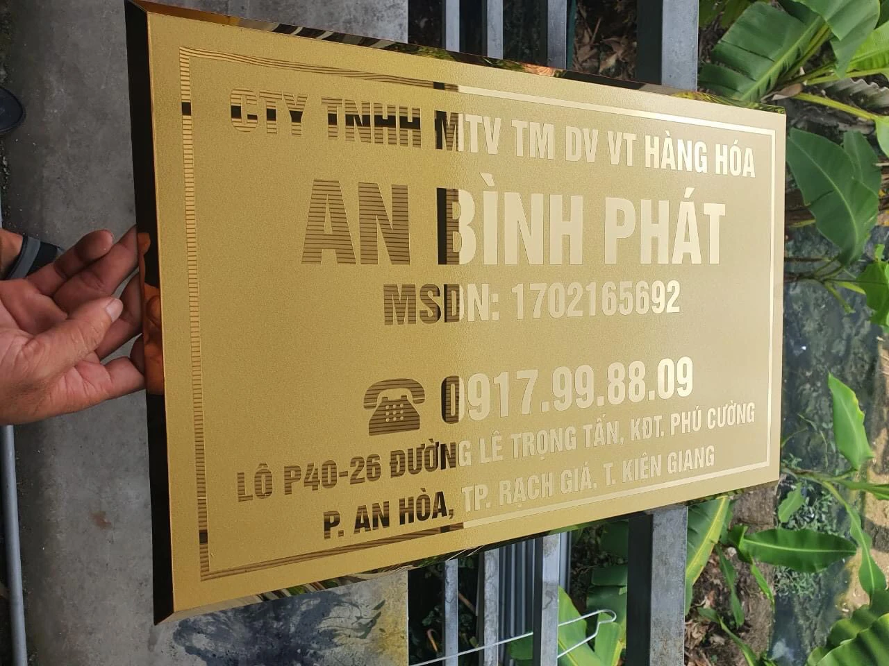 In bảng hiệu inox quán ăn Hải Phòng 2025: Bí quyết thu hút thực khách đầu tiên