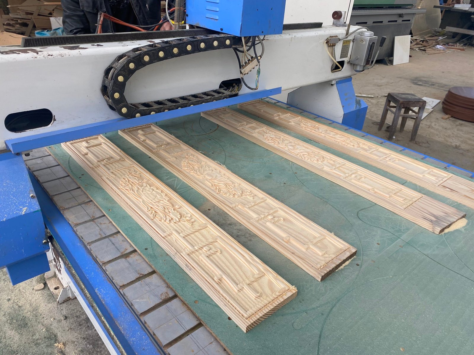 Mô tả: Khắc gỗ CNC theo yêu cầu Đà Nẵng với vách ngăn độc đáo, hiện đại Khắc Gỗ CNC Theo Yêu Cầu Đà Nẵng 2025: Cá Nhân Hóa Không Gian Sống