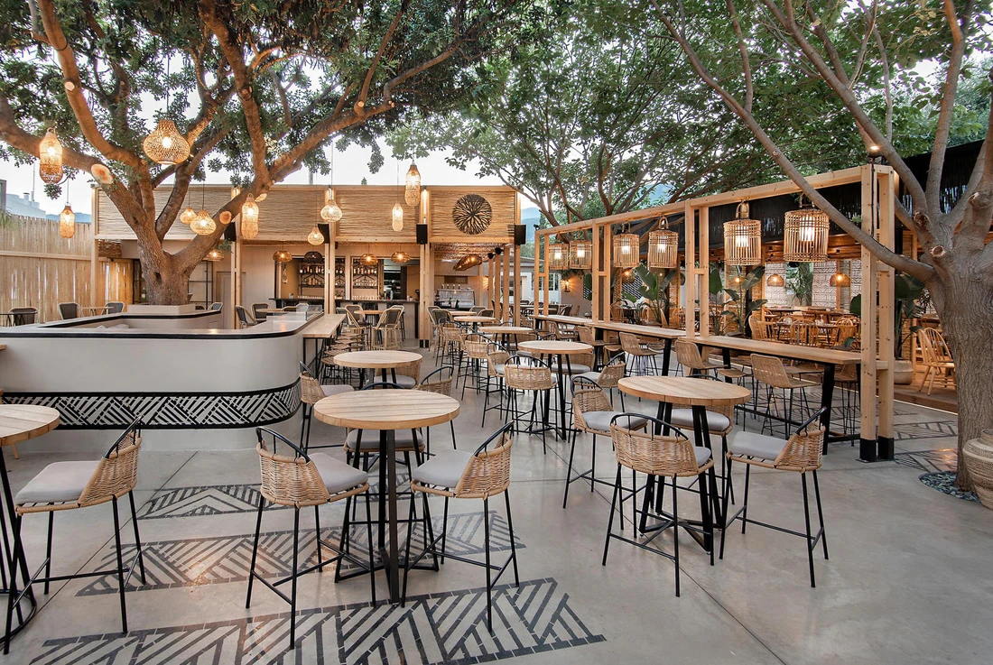 Thi công thiết kế quán cafe Huế năm 2026 – Giải pháp nâng cấp không gian kinh doanh hiệu quả 4 Thi công thiết kế quán cafe Huế năm 2025
