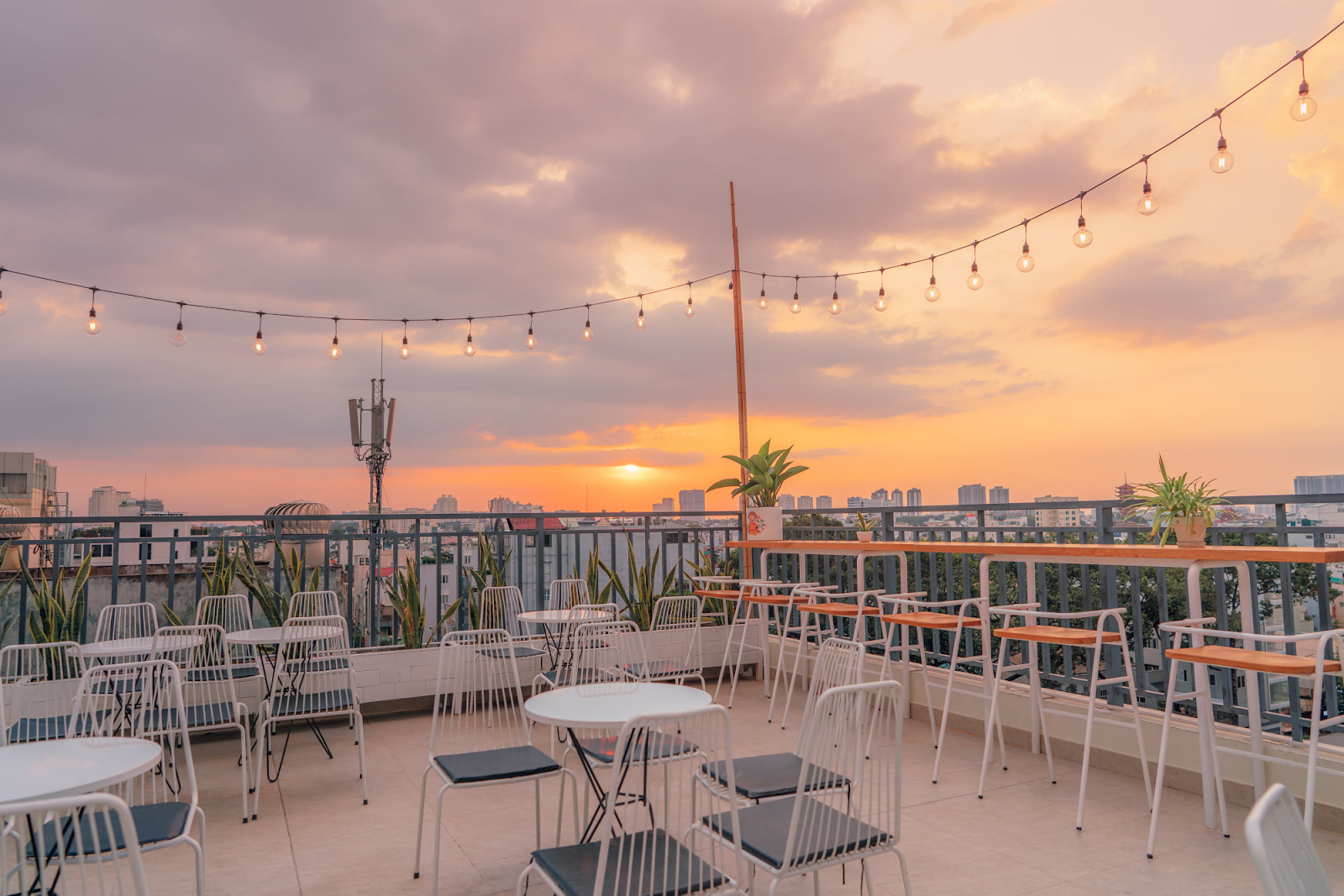 Thiết kế và thi công quán cafe Hà Nội
