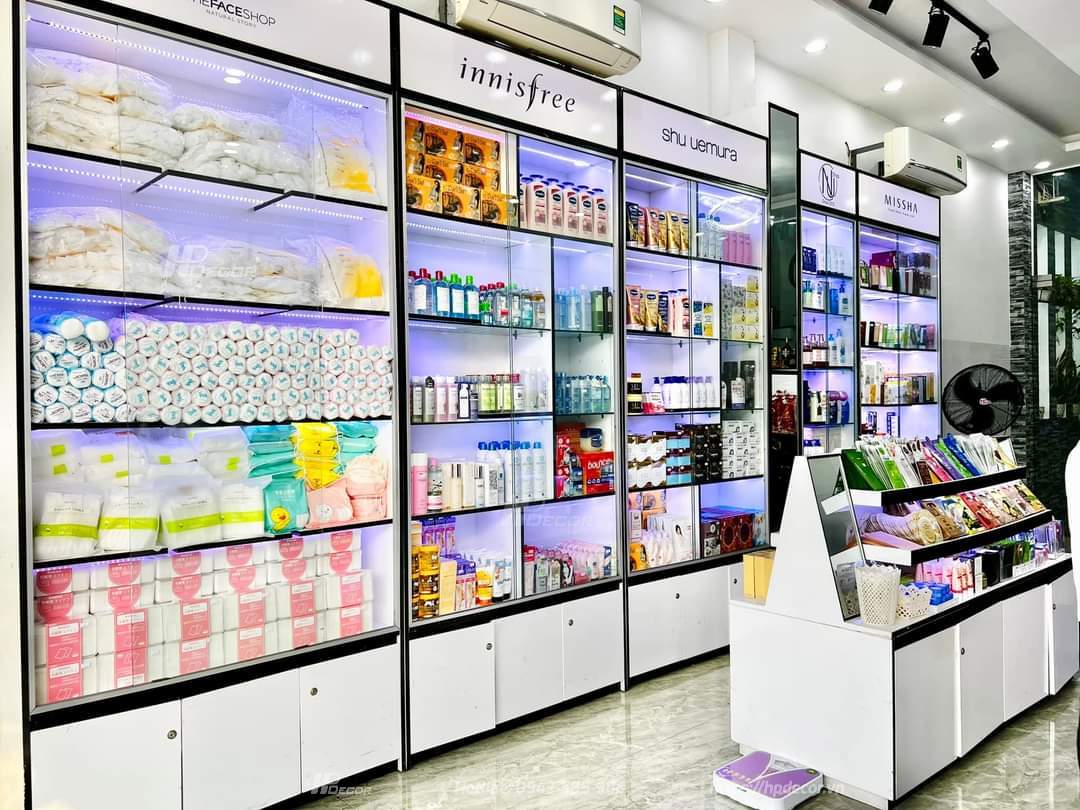 Bí quyết giúp shop đông khách nhờ thiết kế thi công shop mỹ phẩm Hà Nội năm 2026 5 Thiết kế thi công shop mỹ phẩm Hà Nội