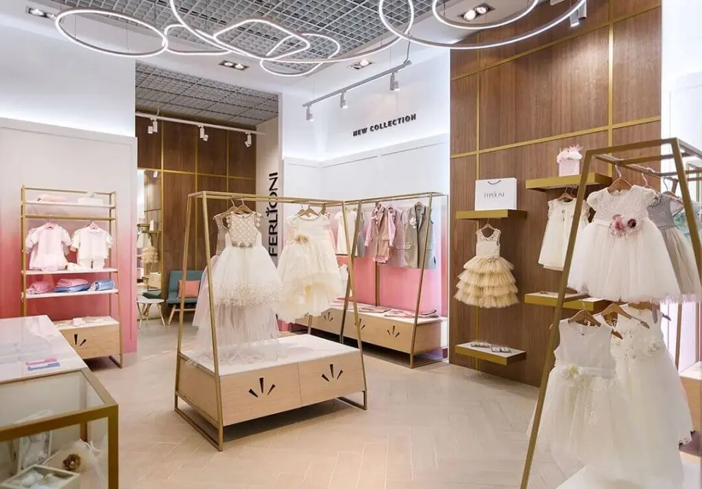 Thi công cửa hàng thời trang cho bé Hà Nội