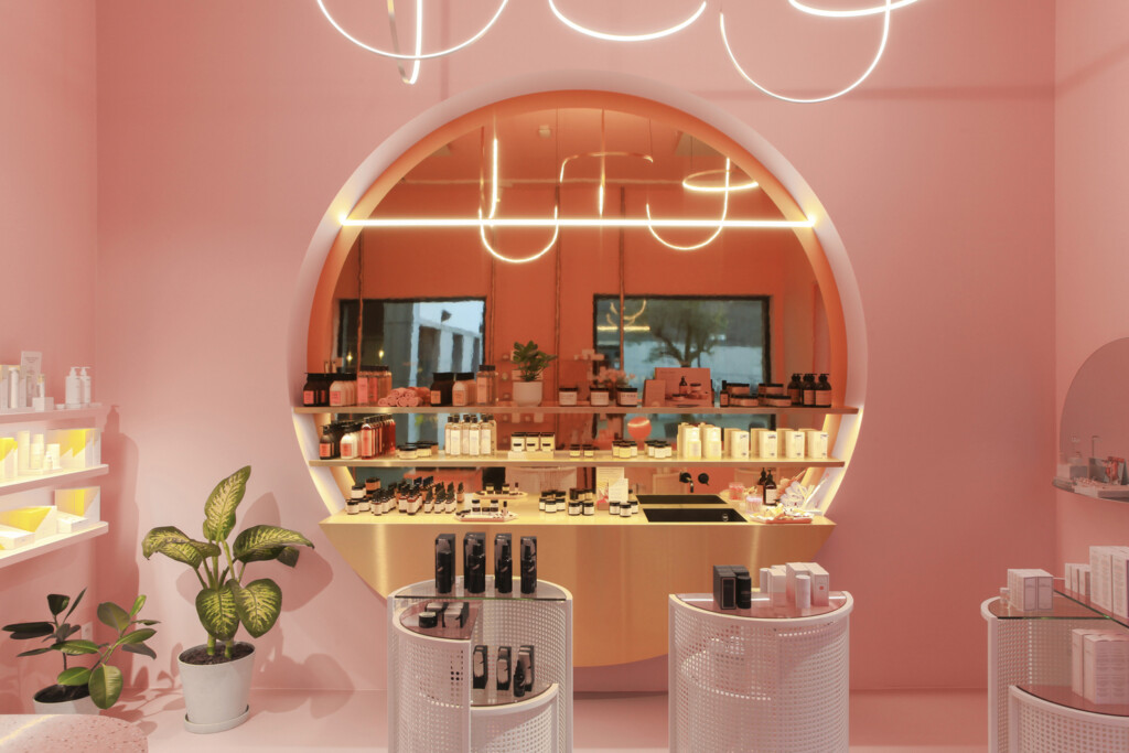 5 bí quyết thiết kế nội thất shop mỹ phẩm Đà Nẵng đẹp hút khách 5 Nội thất shop mỹ phẩm Đà Nẵng