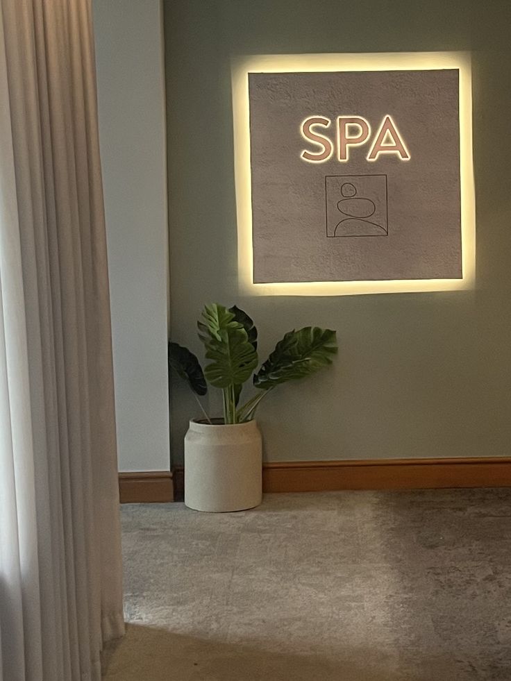 In UV backdrop fomex spa Nha Trang