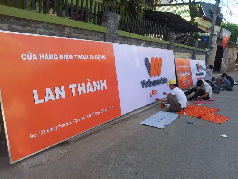 Thiết kế bạt quảng cáo Quy Nhơn theo yêu cầu – Giải pháp thu hút khách hàng hiệu quả 3 Thiết kế bạt quảng cáo Quy Nhơn theo yêu cầu