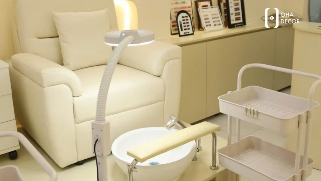 thiết kế thi công Nails Room tone kem HCM