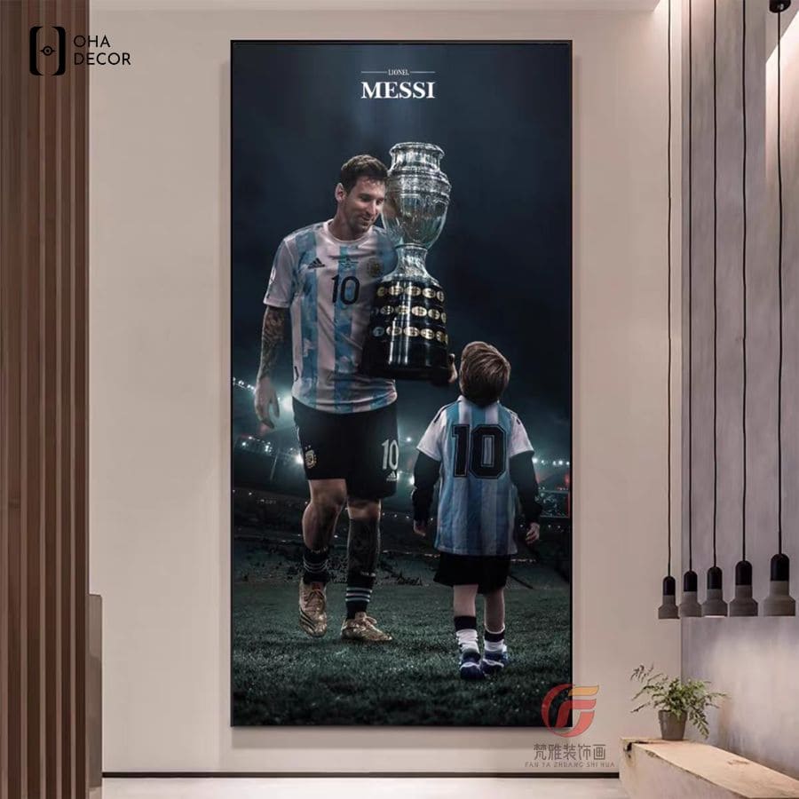 Tranh bóng đá tráng gương Messi Hà Nam trong màu áo sọc xanh trắng được chế tác tinh xảo tại Oha Decor