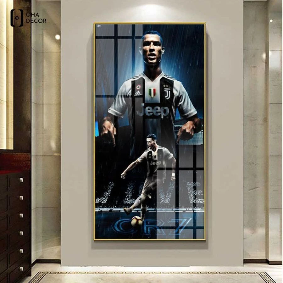 5 mẫu tranh tráng gương Ronaldo tặng con cực truyền cảm hứng tại Tuyên Quang 2 Thiết kế lồng ghép chân dung và khoảnh khắc đi bóng đầy mạnh mẽ của Ronaldo trong màu áo CLB Juventus