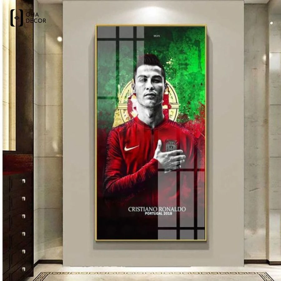 5 mẫu tranh tráng gương Ronaldo tặng con cực truyền cảm hứng tại Tuyên Quang 5 Hình ảnh Ronaldo trong màu áo đội tuyển Bồ Đào Nha với bề mặt gương pha lê bắt sáng đầy sang trọng