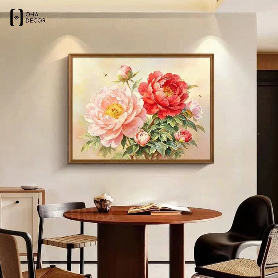 Tôn lên nét trang nhã cho phòng khách nhờ sự tinh tế từ mẫu tranh hoa nhẹ nhàng vĩnh long