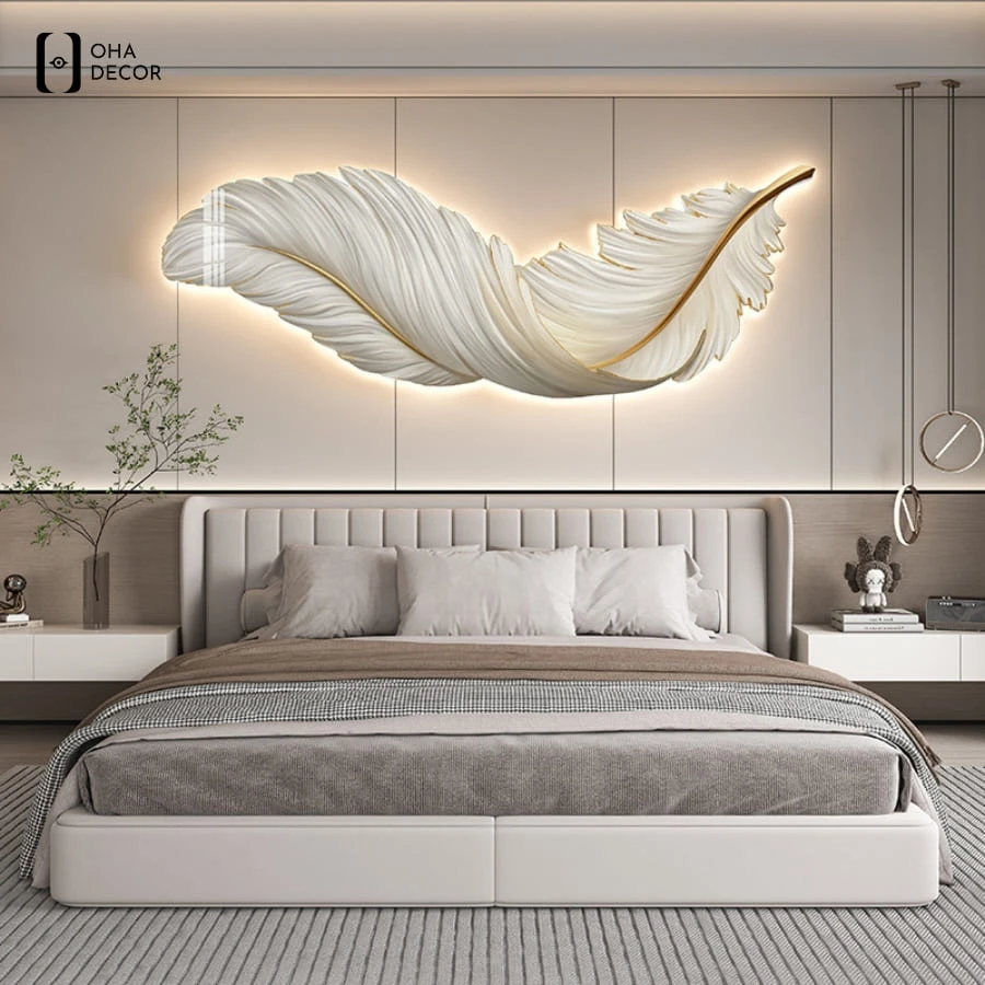 Phòng ngủ thời thượng hơn với tranh treo đầu giường lông vũ viền led long xuyên
